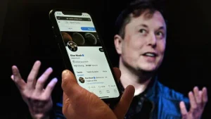Elon Musk et Twitter, une longue histoire, et un rachat final